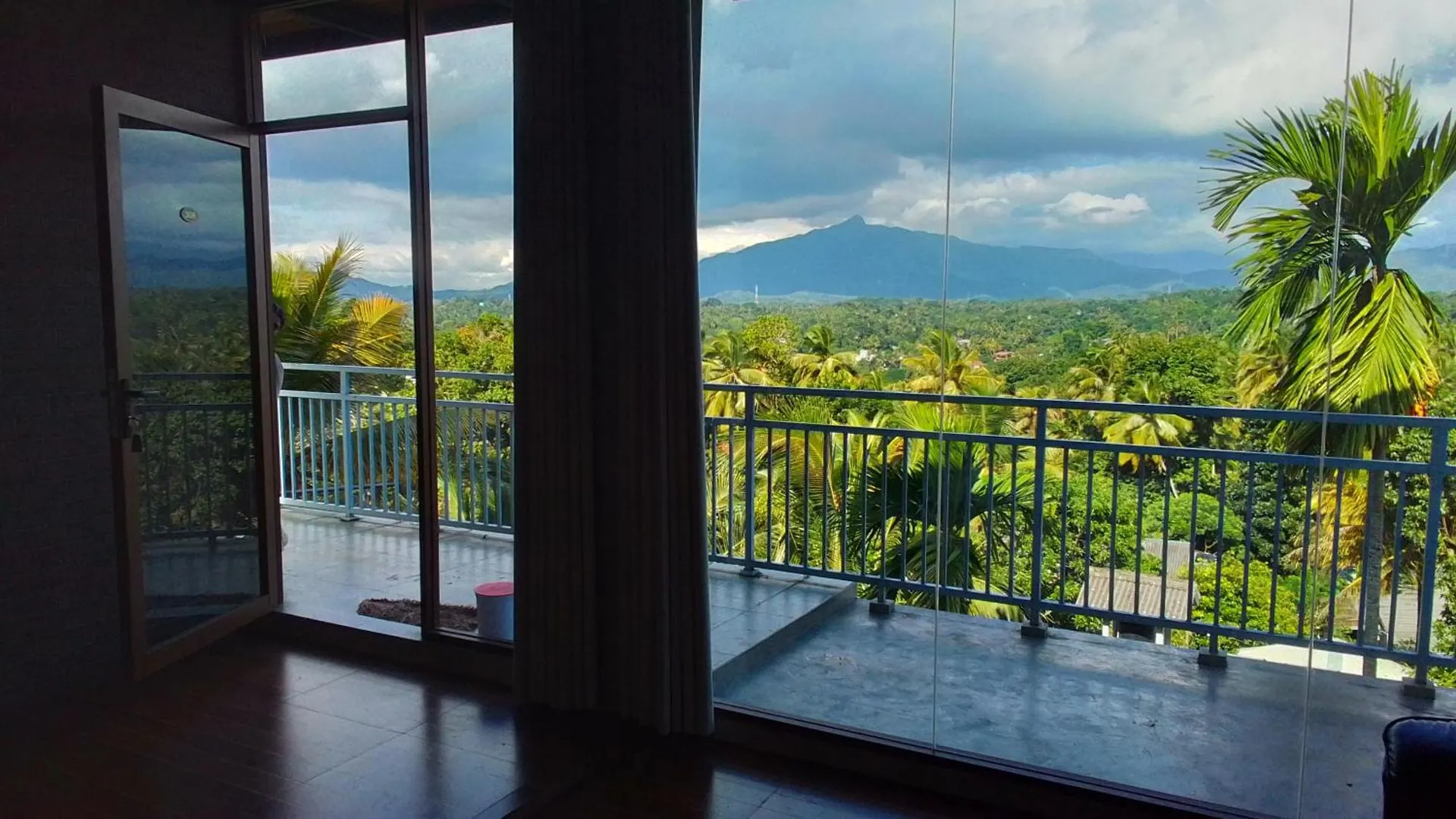 Royal Retreat ,Kandy Country house