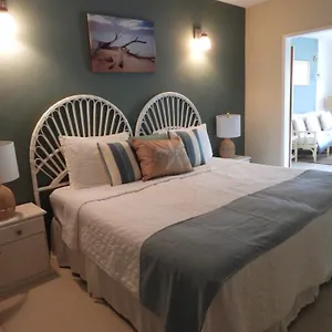 https://golden-view-apartment.comcaribbean.com