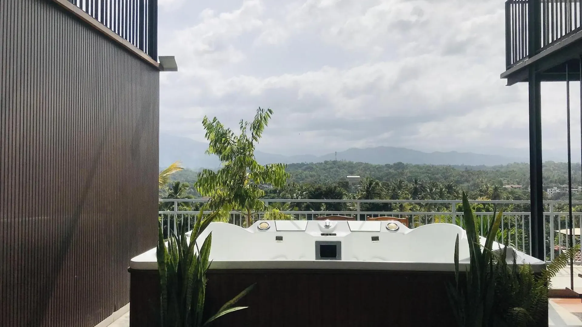 Royal Retreat ,Kandy Country house